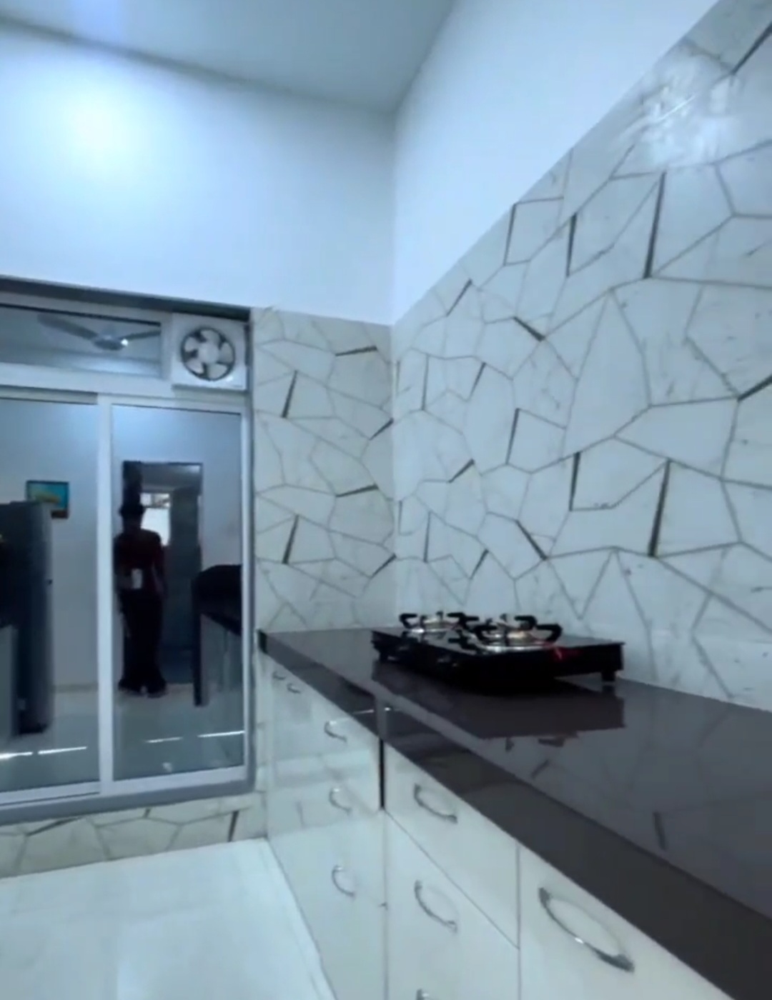 Screenshot_20251001_231015_Gallery