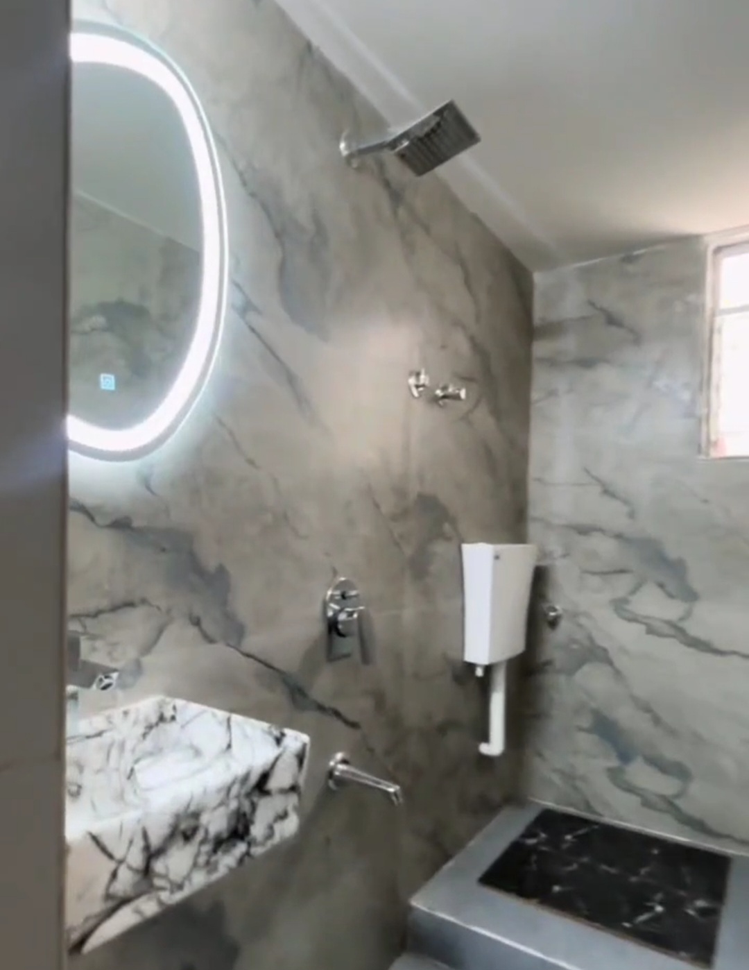 Screenshot_20251001_231024_Gallery