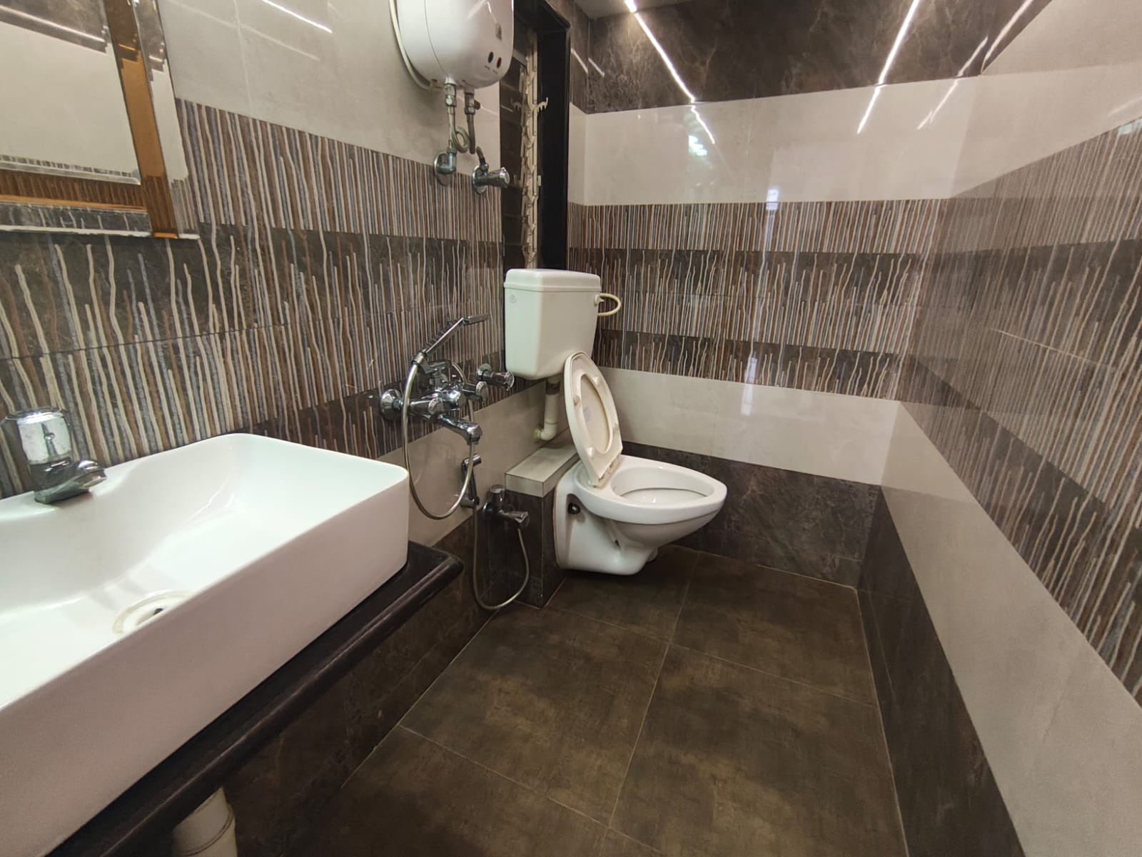 agrwalparamount2bhk6